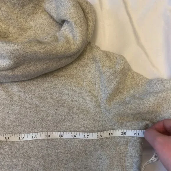 Tommy Hilfiger Turtleneck Sweatshirt with Pockets - Picture 4 of 6